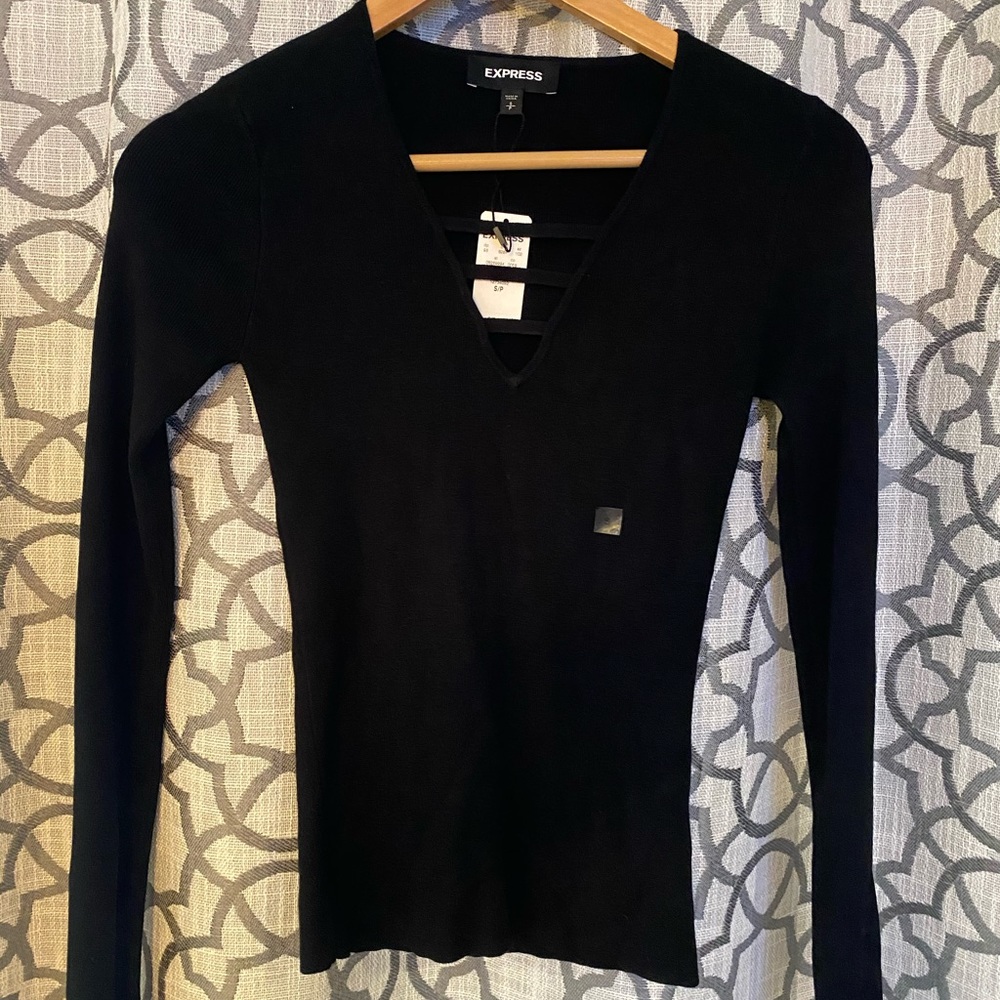 Long sleeve V-Neck NWT | Express